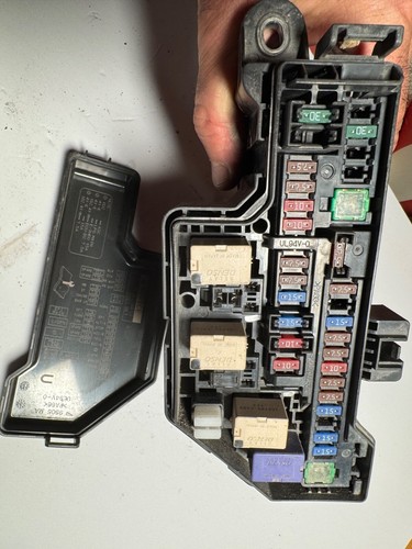 toyota forklift fusebox - Picture 2 of 5