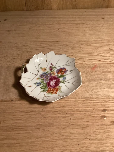 VTG-Made Japan, Maple Leaf, Tea Bag Holder Spoon Rest trinket dish-nasco China