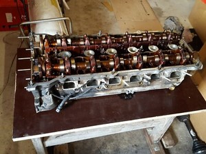 Zylinderkopf  206S4 1436812 BMW  5 er  E39  520I mit Nocken Welle komplett