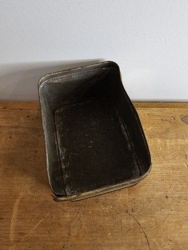 SENATOR SMOKING TOBACCO TIN - Missing Lid - Picture 5 of 6