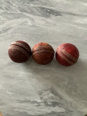 3 x Vintage rote Leder harte Cricketbälle handgenäht Made in England