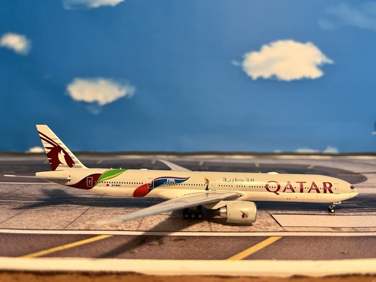 Qatar Airways FIFA Boeing 777-300ER 1/400 NG Model 73029 777 A7