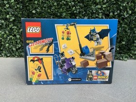 Lego DC Universe Super Heroes- Catwoman Catcycle City Chase (6858)-New