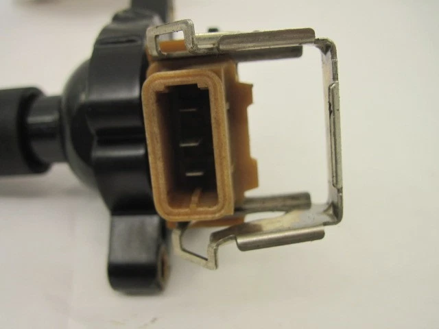 BOBINA DE ENCENDIDO BMW 320i 850i M5 X5 Z3 Z8 1995 95 96 - 03 1 748 017 613280 Foto 4 de 4