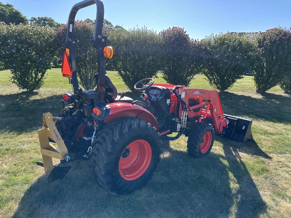 Cargador tractor Kioti 2610 HST 2022 4x4, ¡solo 23 horas! Neumáticos hidrostáticos, diésel, R4 Foto 3 de 4