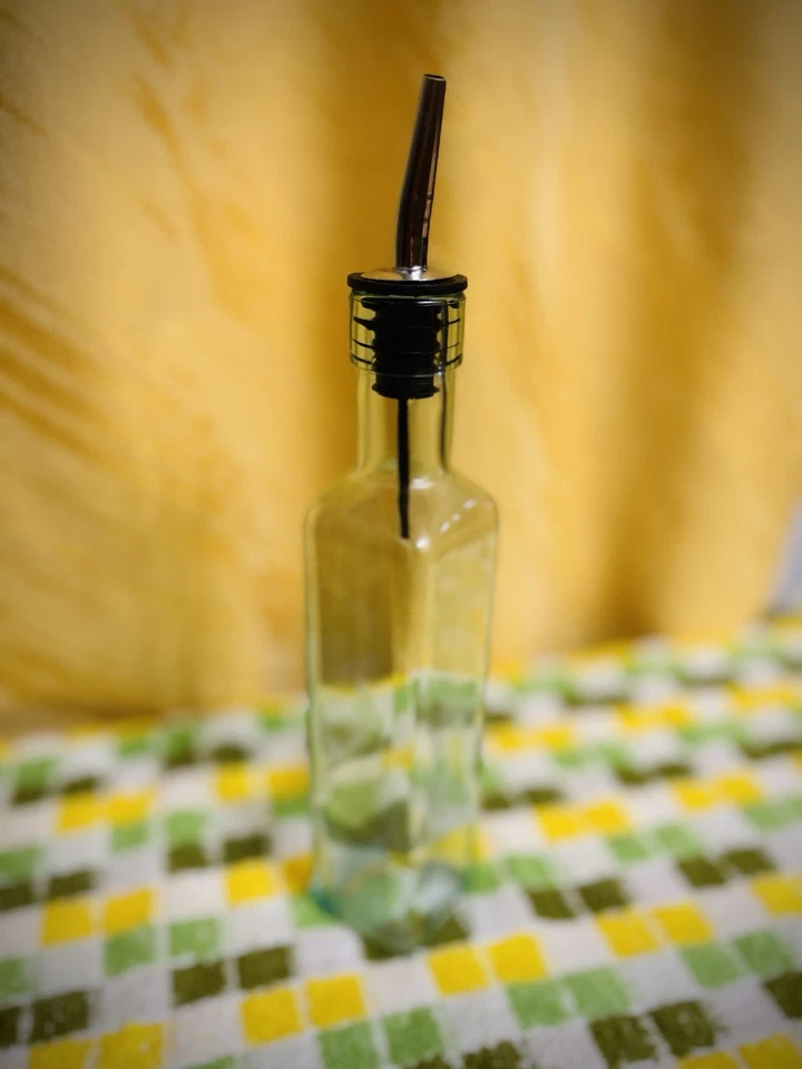 Botella de aceite de oliva Prima™ vintage Clear Tablecraft de 8 1/2 oz Foto 3 de 4