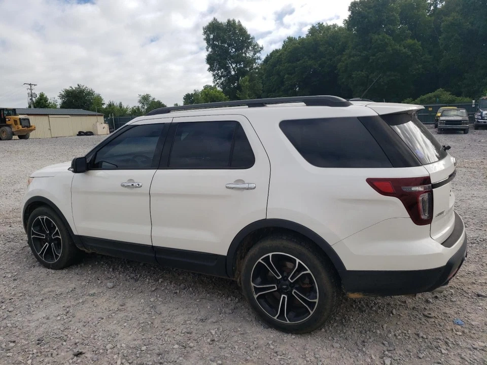 Used Front Left Door Assembly Front fits: 2013 Ford Explorer Limited L. Front Le Foto 2 de 4