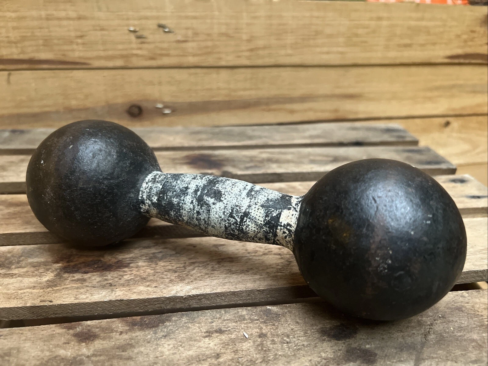 7-1/4 Lb. Globe Cast Iron Dumbbell Good Condition, Vintage, Antique ￼