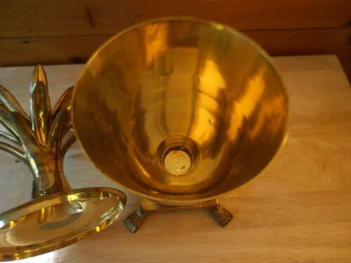 Beautiful Lidded Pineapple Urn - Picture 5 of 5