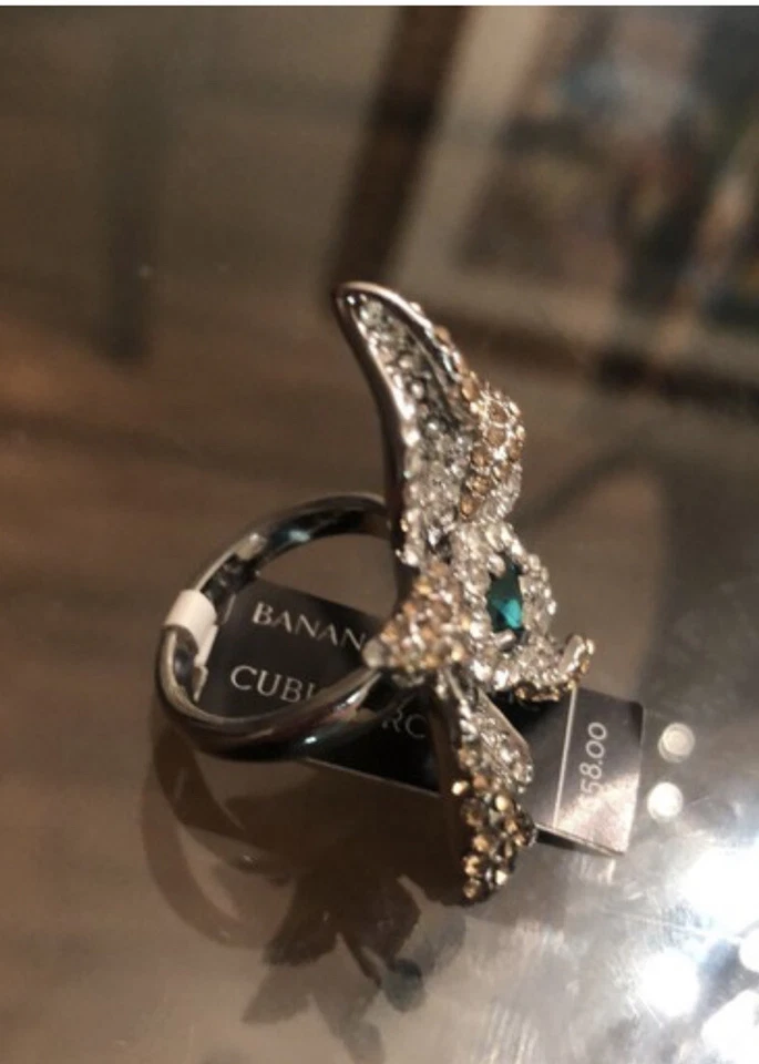 Anillo verde cóctel flor pavé banana republic talla 7 Foto 4 de 4