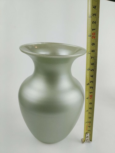 Retro Style Metalic Green Glass Flower Vase Table Top Decorative Vase - Picture 2 of 8