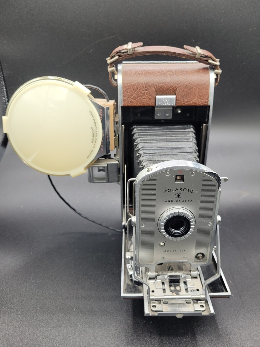 VINTAGE 1950s POLAROID 95B FOLDING LAND CAMERA WITH FLASH | eBay VINTAGE 1950s POLAROID 95B FOLDING LAND CAMERA WITH FLASH | eBay
