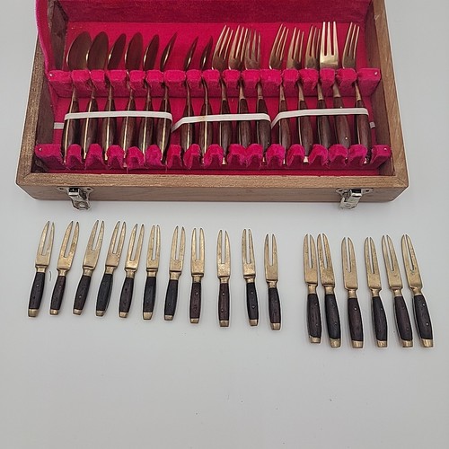 Juego de cubiertos Johny’s Gems completo 36 piezas tono dorado con estuche de madera *Leer* - Imagen 4 de 10