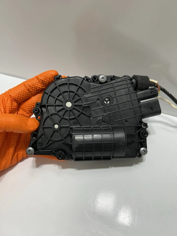 BMW 535I 2011-2016 - Actuador de cierre suave de bloqueo de puerta delantera derecha 7185692 Foto 3 de 4