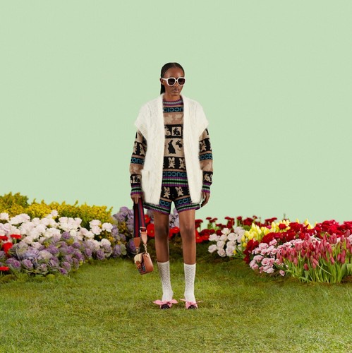 GUCCI SWEATER WOOL JACQUARD BUNNY DESIGN CREWNECK LOGO SIGNATURE $1650 sz M - Picture 17 of 17