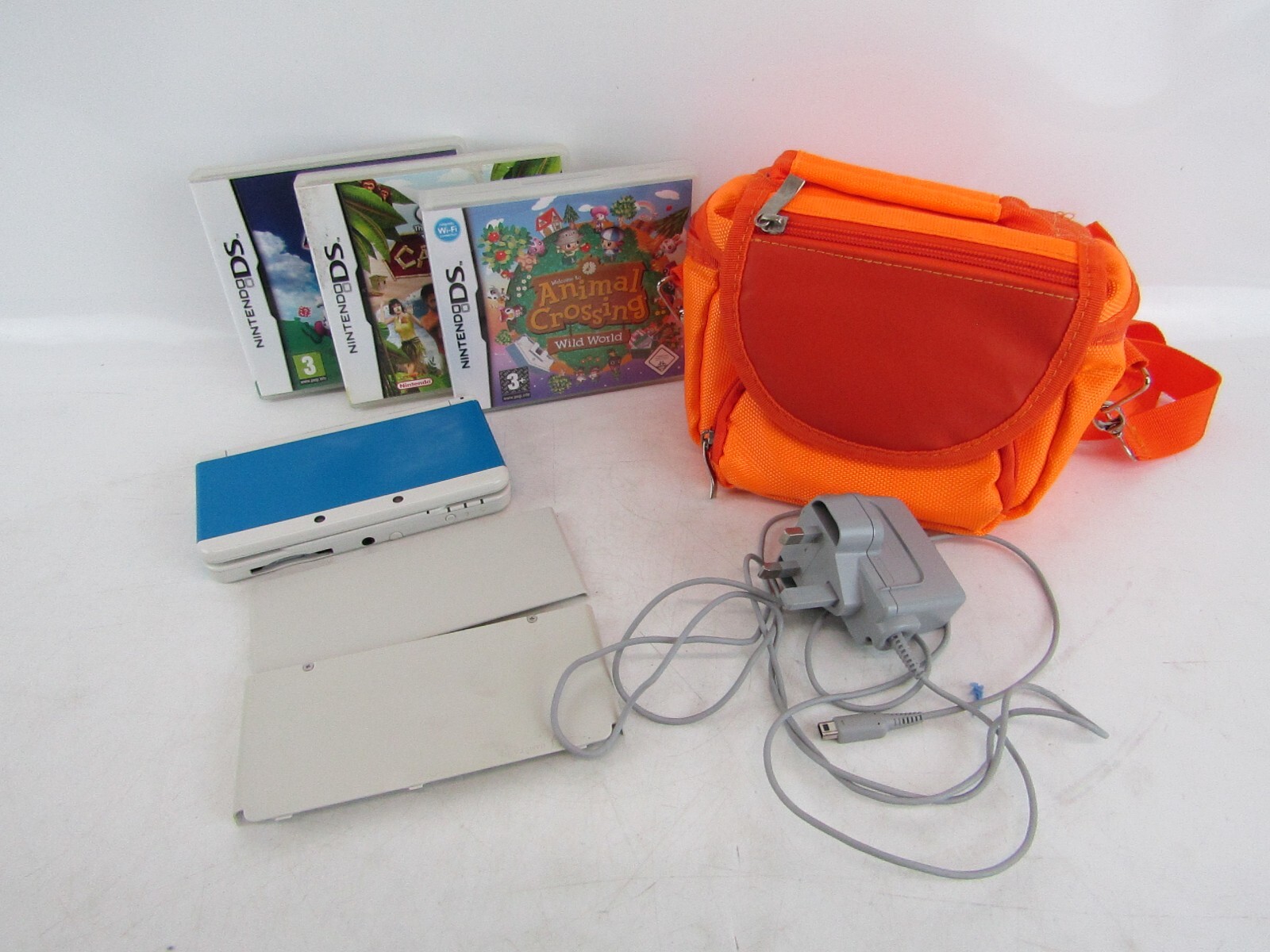 'New' Nintendo 3DS ModKTR001 White With Interchangeable Parts Bag+3