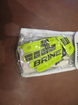 4 Details about &nbsp;NWT Youth Yellow & Black Brine Coyote Soccer Goalie Gloves