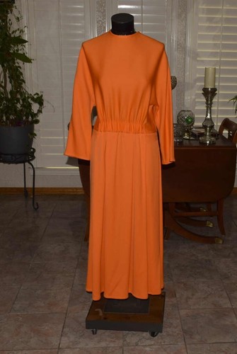 DAMEN DUSAN LANGARM MIDIKLEID MIT RUNDHALSAUSSCHNITT GRÖSSE MEDIUM