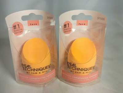 2 Real Techniques Miracle Complexion Sponge 91566  By Sam and Nic