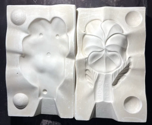 Vintage Unbranded Ceramic Slip Casting Mold Flower Spoon Rest  271