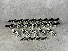 1/64 Ertl Lot Of (25) Holstein Dairy Cows With Calves