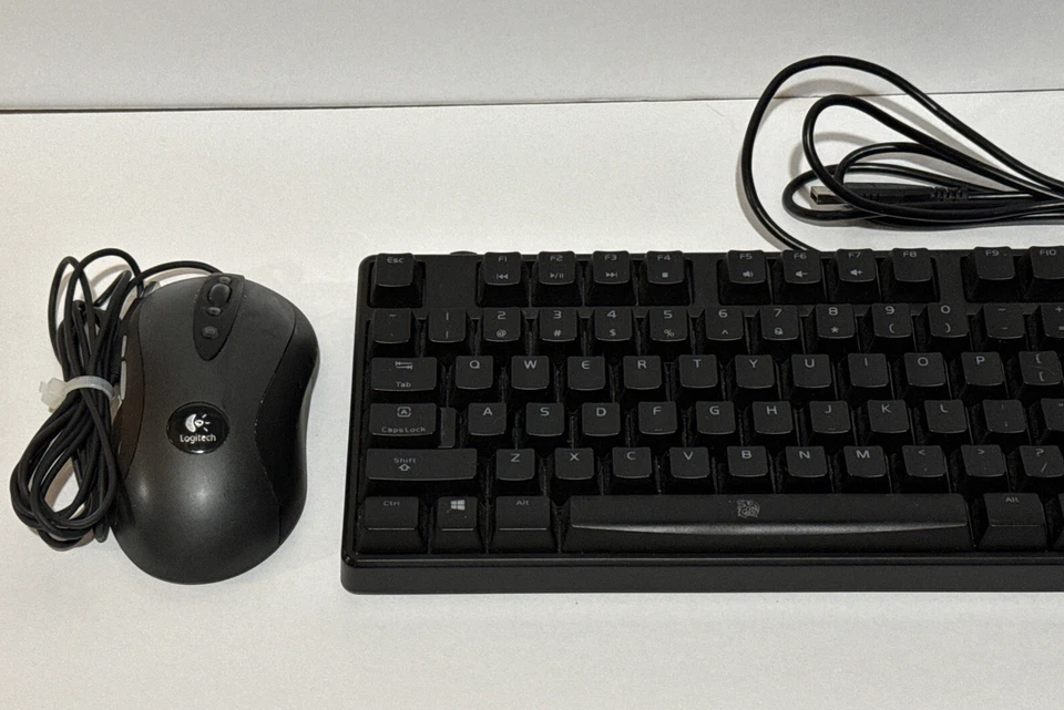 Tt Poseidon Illuminated Blue LED Mechanical Gaming USB PC Keyboard  W/Mouse - Image 3 of 3