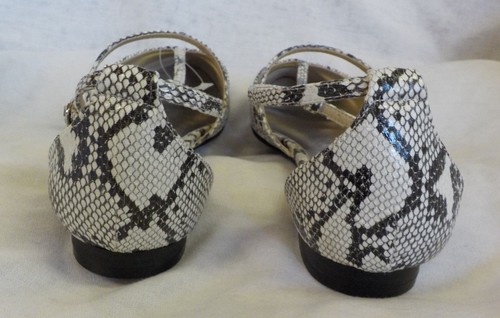 Bellini T Strap Flat Size 9 M NWOT Passion Snake Embossed Design .5" Heel Buckle - Picture 9 of 12
