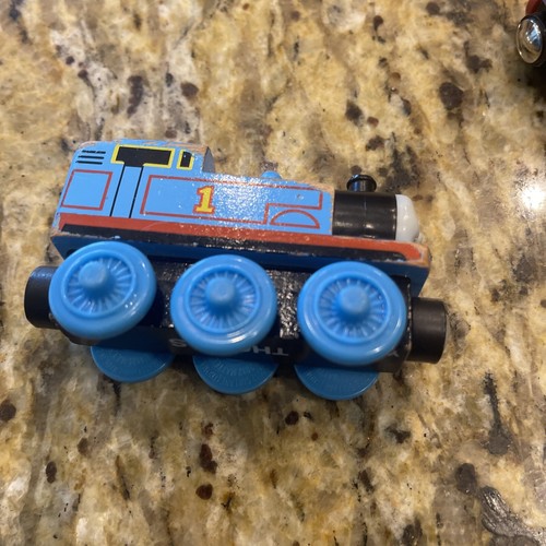 Thomas & Friends Wooden Railway, Happy Birthday | Plus Rosie And Salty - Picture 10 of 11