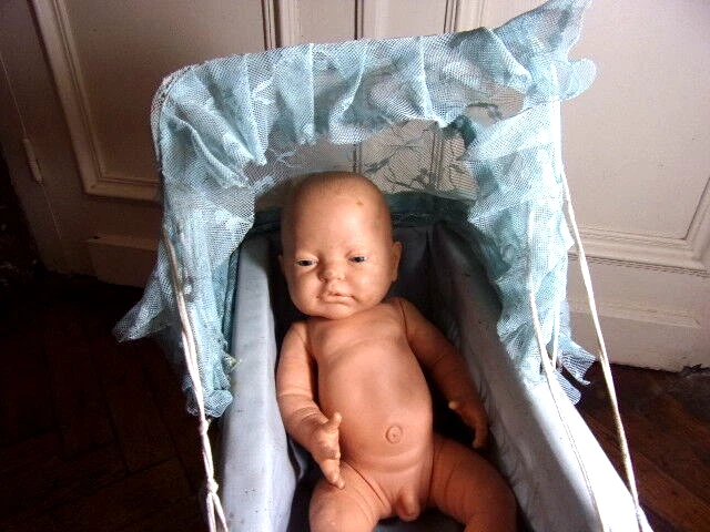 Jolie poussette ancienne avec baigneur, années 40/50 - Photo 2/4