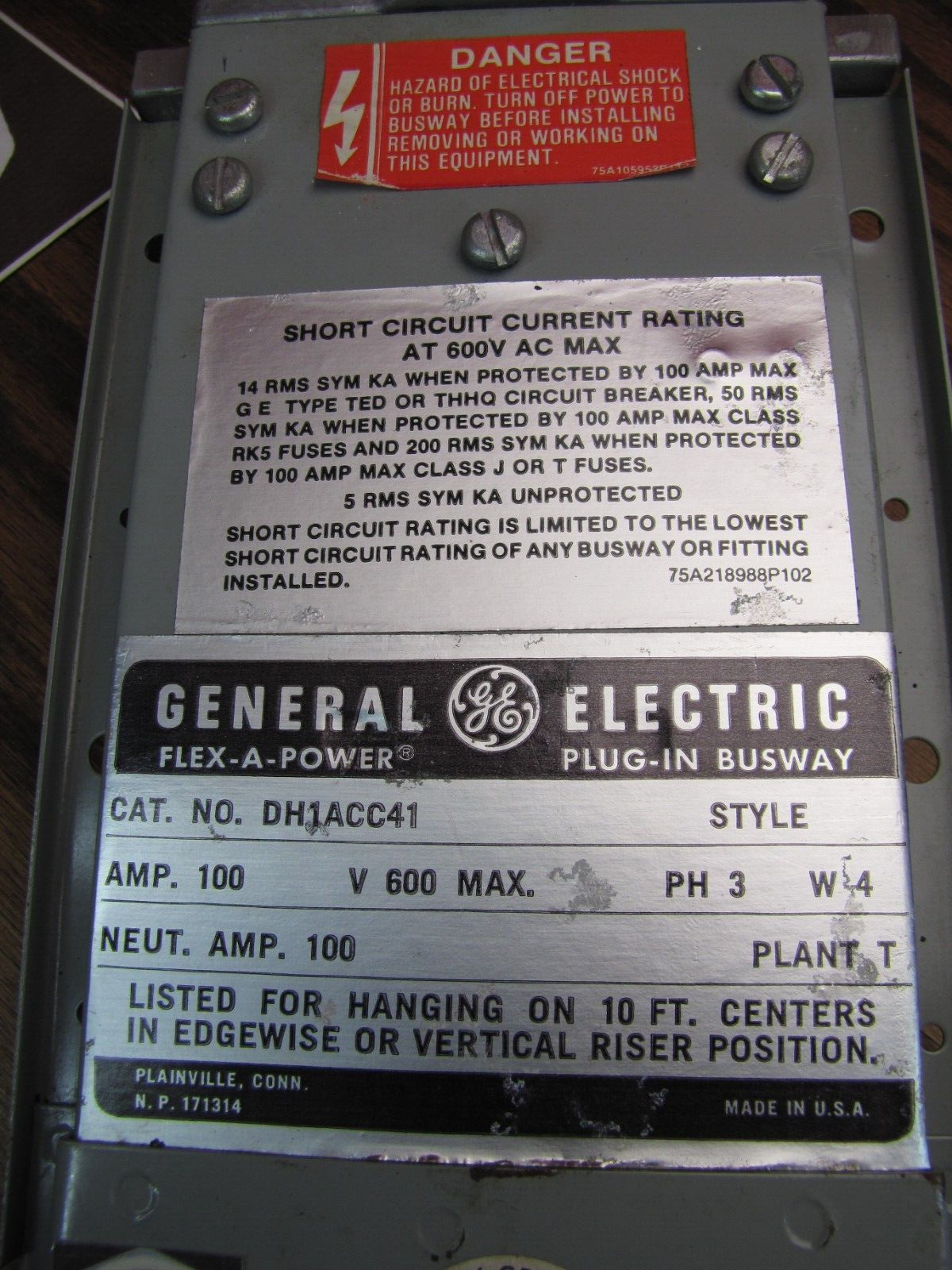 GE Plug-In Busway 100a 600v 3ph General Electric Flex-A-Power DH1ACC41 ...