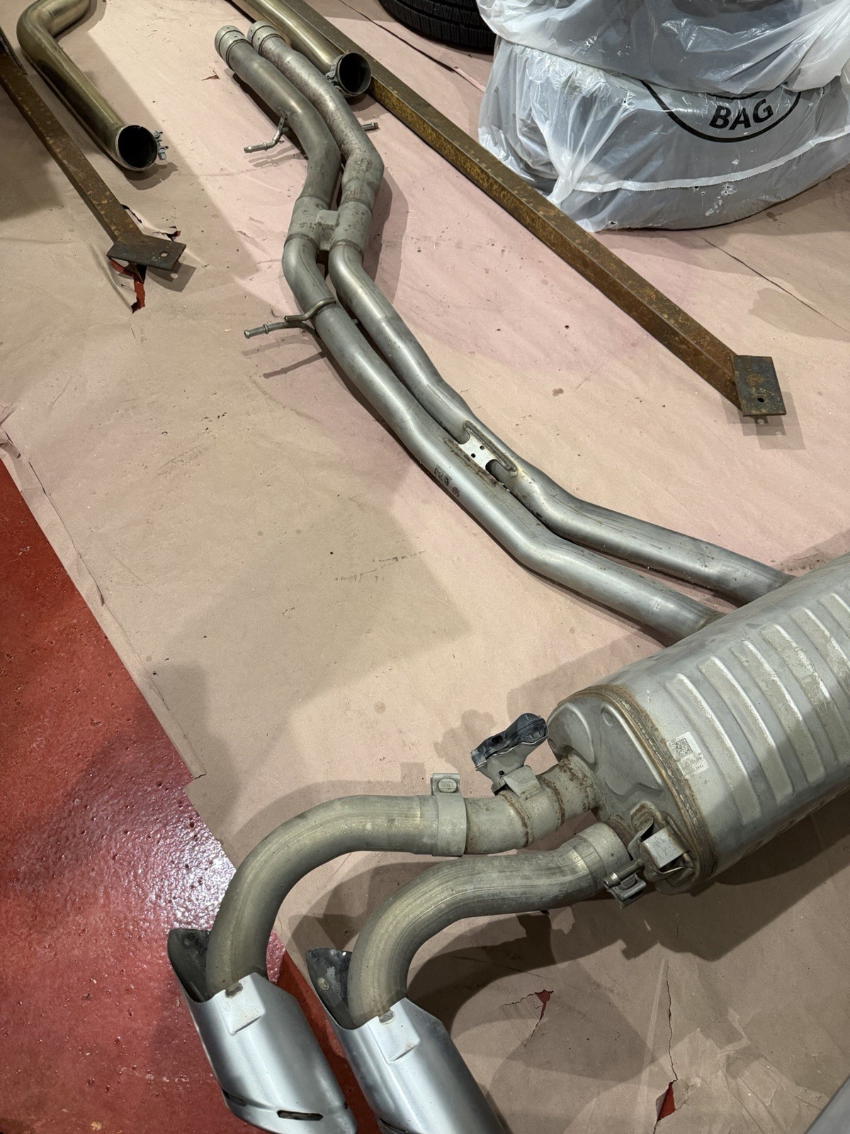  Lamborghini Urus Exhaust System 2019–2022 – Complete Catback with Quad Tips Oem