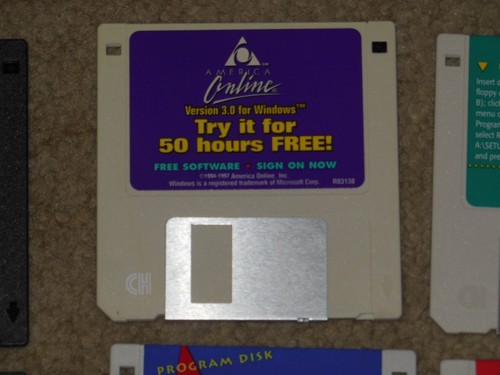 11 - 3.5" Vintage Floppy Disks - AOL, GEnie, GNN, CompuServe Program Disks - Picture 7 of 12