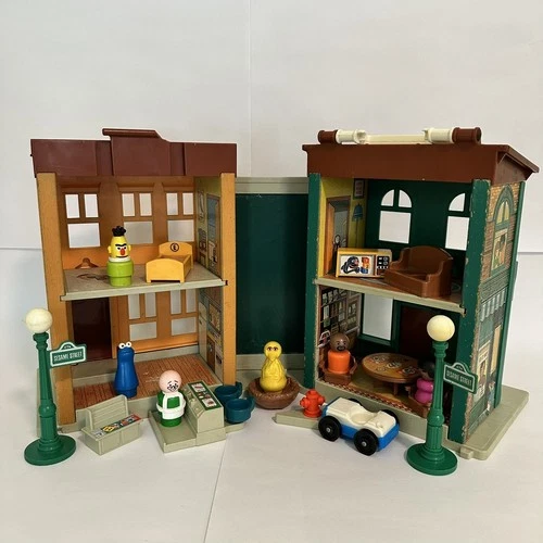 VTG 1970s Fisher Price Little People Sesame Street  w/ Accessories  #938