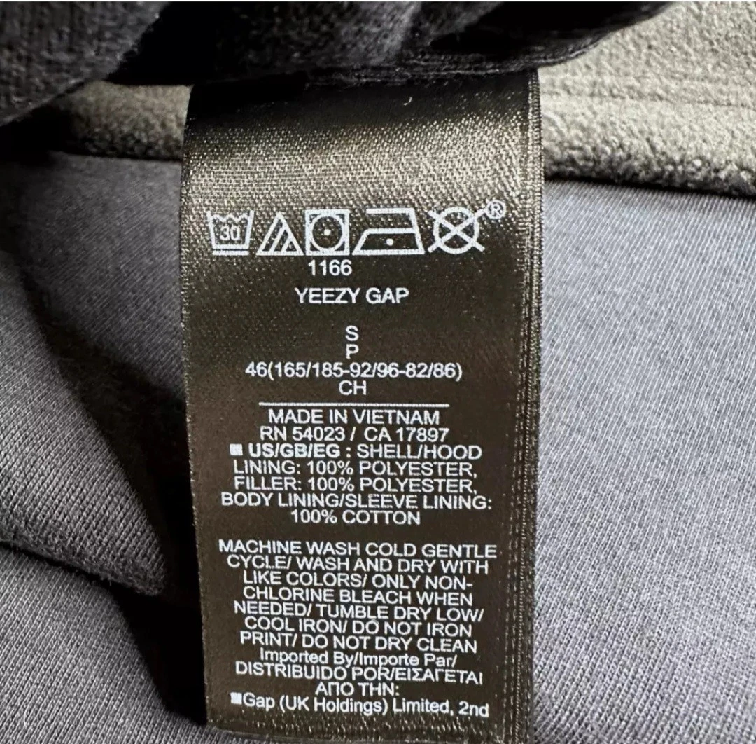 Yeezy Gap Engineered by Balenciaga 32 Felpa con Cappuccio Imbottita in Pile Polare Nero Taglia S