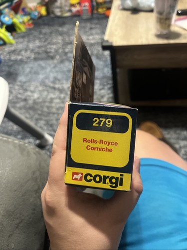 Vintage 1979 Corgi No279 Rolls Royce Corniche In Metallic Red In Original Box - Picture 3 of 6