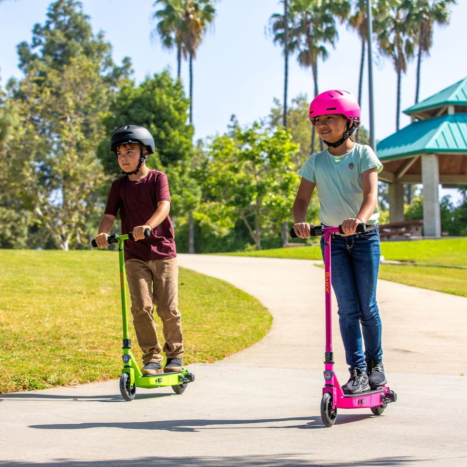 Kid Riding Razor Razor Black E90 Electric Ride-on Kids Age 8+ Power Core High-Torque ...