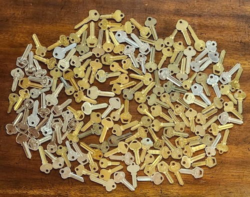 Vintage Schlüsselrohlinge - Messing & Stahl, unbenutzt, 1-5 Schlüssel, Sammlerstück & funktionsfähig