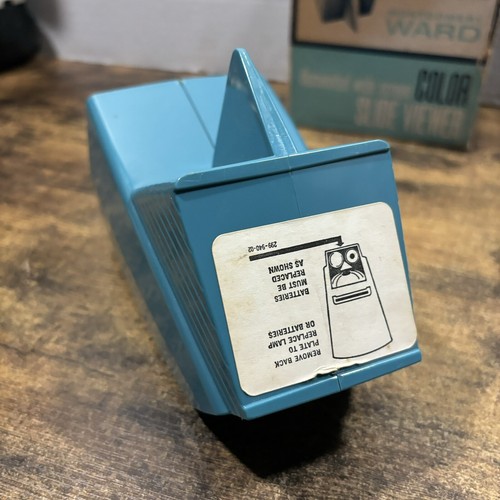 Vintage Montgomery Ward Illuminated Wide Screen Color Slide Viewer -Original Box - Picture 13 of 14