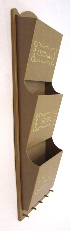 Vintage 1960s Beige Plastic 3 Pocket Letter Note Misc Wall Holder w Key Hook Peg - Image 3 of 4