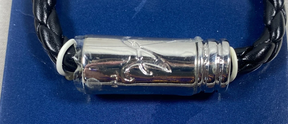 Lot of 62 - MLB Official Atlanta Braves Magnetic Bracelets 101388 - NEW - Image 3 of 4