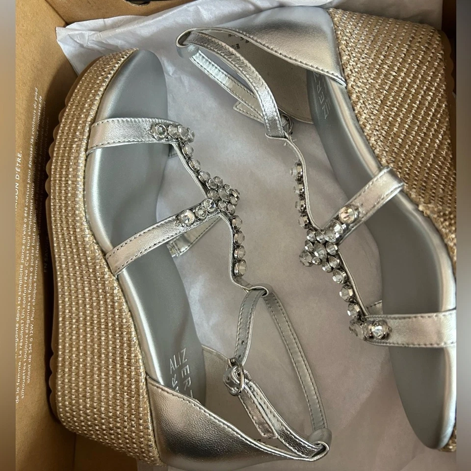 Sandalias Naturalizer Serena Cuña Plateadas Para Mujer Talla 7.5M Nuevas en Caja Foto 2 de 4