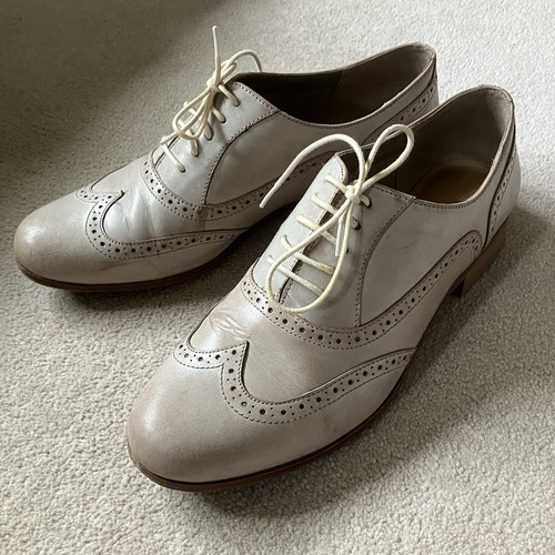 Beige Clarks Brogue ladies lace up shoes size UK 8 Software by Clarks
