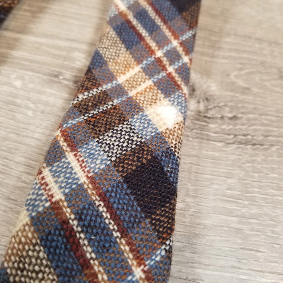 Lote de tres corbatas lisas a rayas Pendleton & Austin Reed 100 % lana para hombre Foto 4 de 4