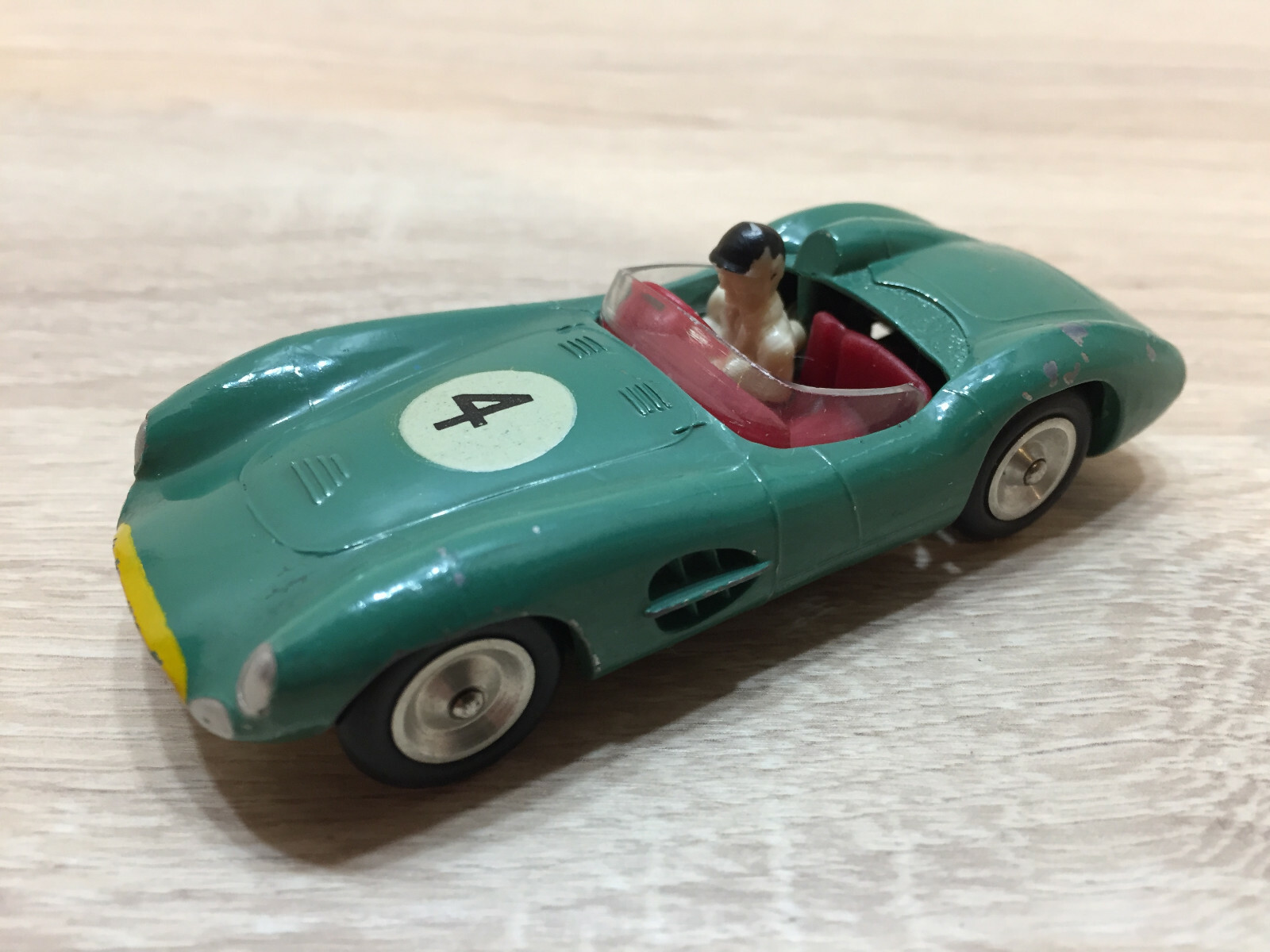 Original Solido 107 1959 Vintage Aston Martin 3 Liter DBR1 1 43 Sehr schön Original Solido 107 1959 Vintage Aston Martin 3 Liter DBR1 1 43 Sehr schön