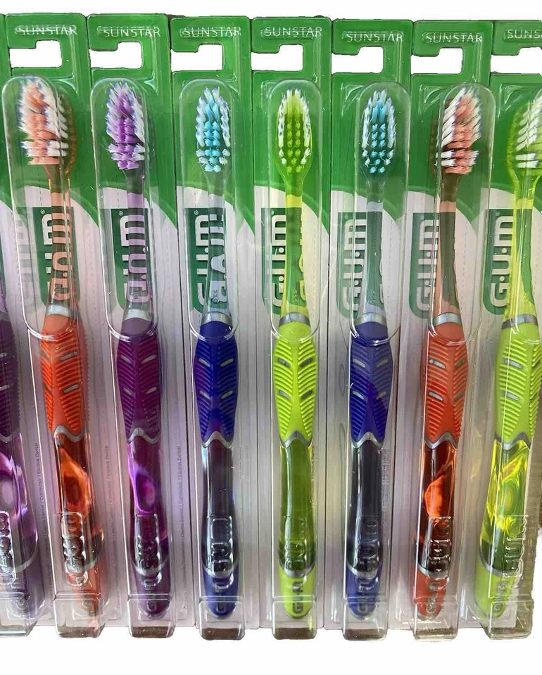 Paquete de 12 cepillos de dientes compactos suaves de limpieza profunda SunStar GUM 525 Technique Foto 3 de 4