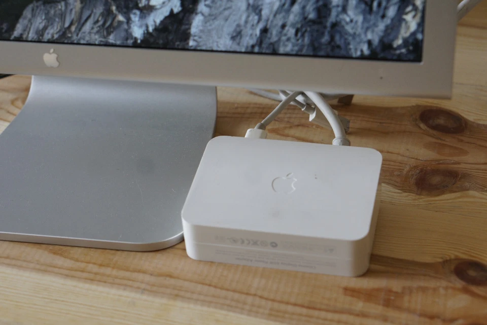 Apple Cinema Display 20 inch LCD Monitor - Silber - Bild 2 von 4