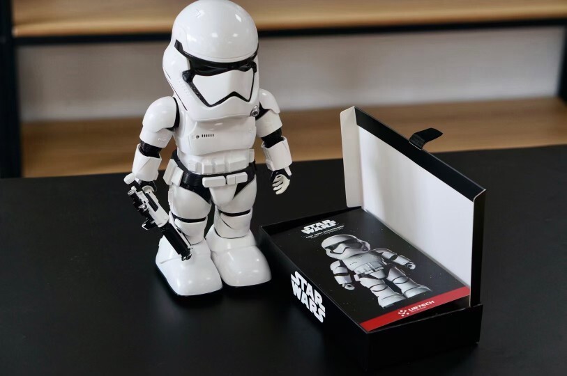 Toshi！！　UBTECH STAR WARS スターウォーズ Amazon.co.jp: 【日本正規代理店品】UBTECH スター・ウォーズ