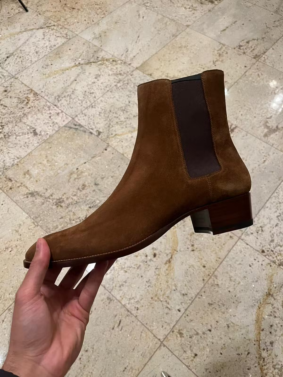 Saint Laurent Paris , Wyatt 40 Chelsea Boots in Moutarde Saint Laurent Paris , Wyatt 40 Chelsea Boots in Moutarde