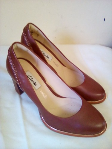 Damen Clarks Größe 6 Glatt Burgunderrot Leder Heil Neu