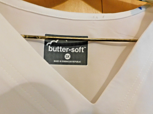 Butter Soft--Women's Size 3X--Blues & White Floral--Stretch Scrub Top--Tags atta - Picture 2 of 6